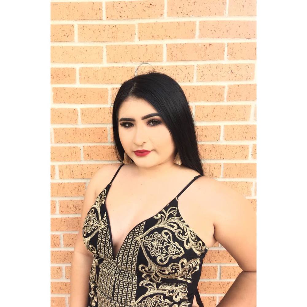 Meet your Posher, Carmela